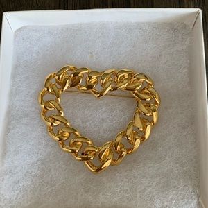Gold chain link Heart Pin